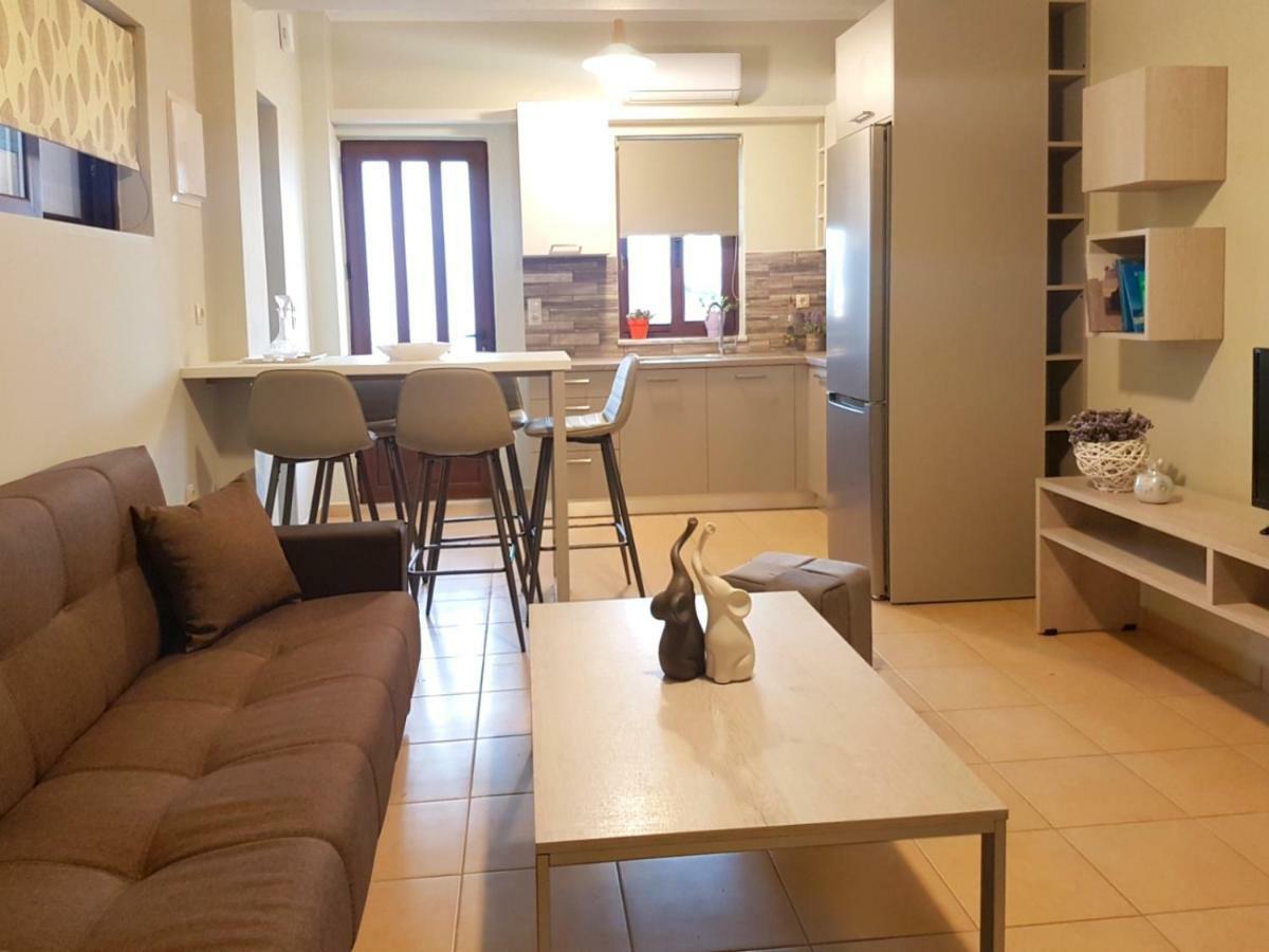Apartamento Emily' House Kíssamos Exterior foto